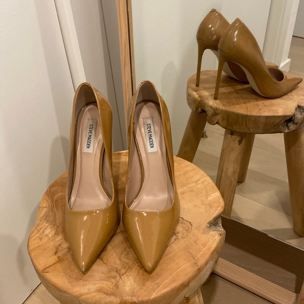 STEVE MADDEN Caramel Pumps